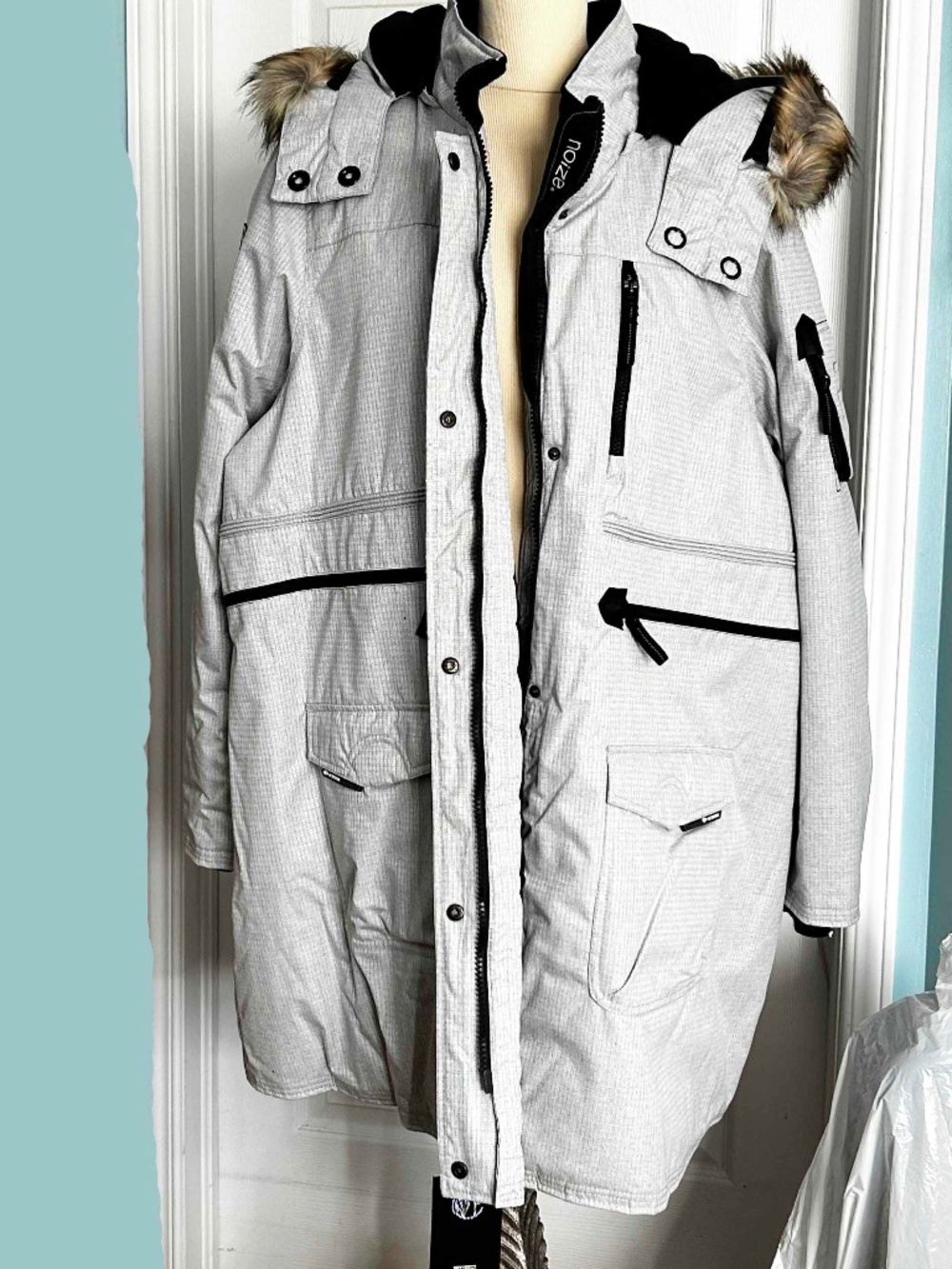 PARKA, FOR EXTREME COLD, WINTER WHITE, SIZE 4X, 2 WAY FRONT ZIP & SNAPS, ZIP OFF